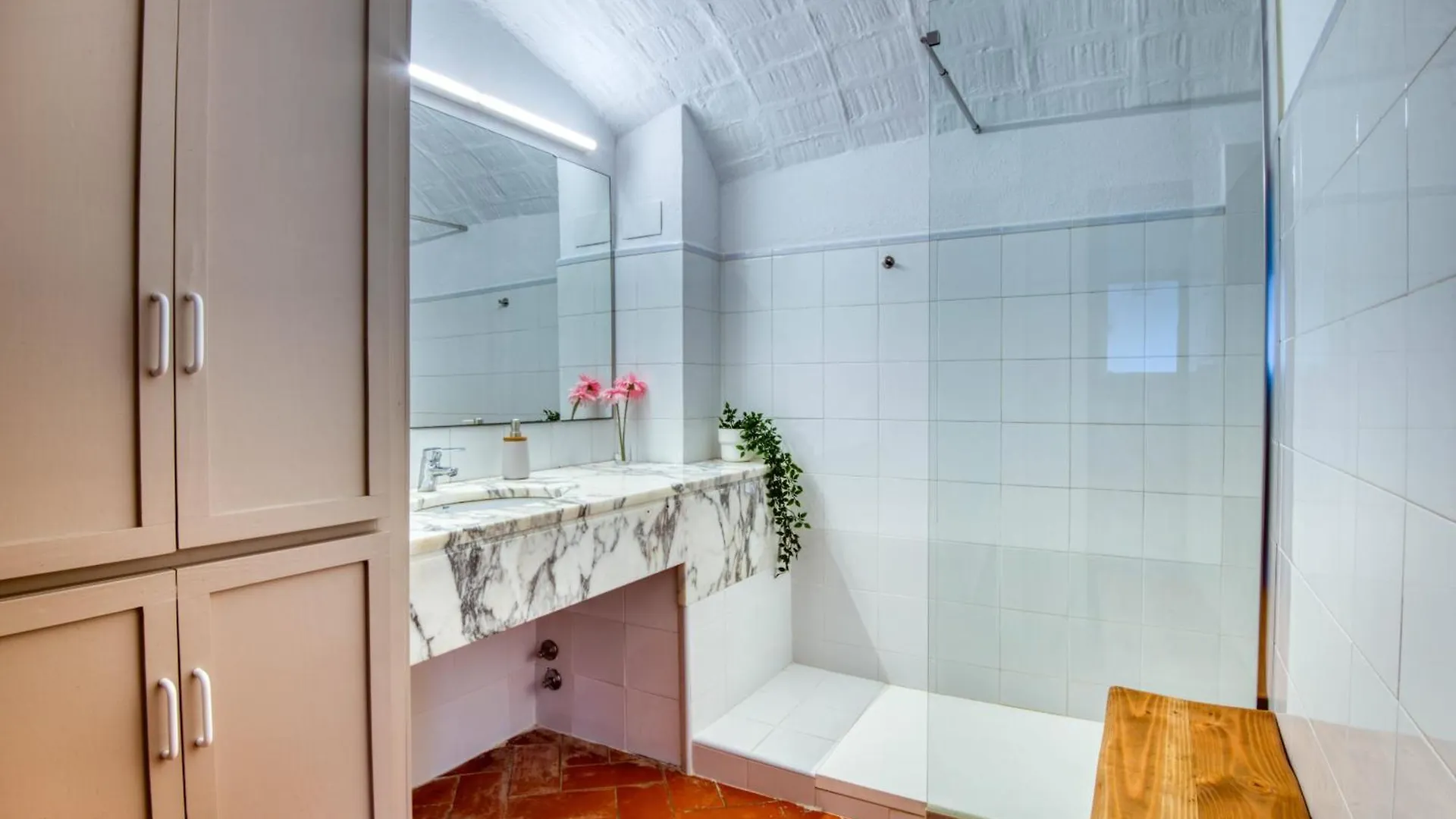Holiday home Can Parralets Camallera