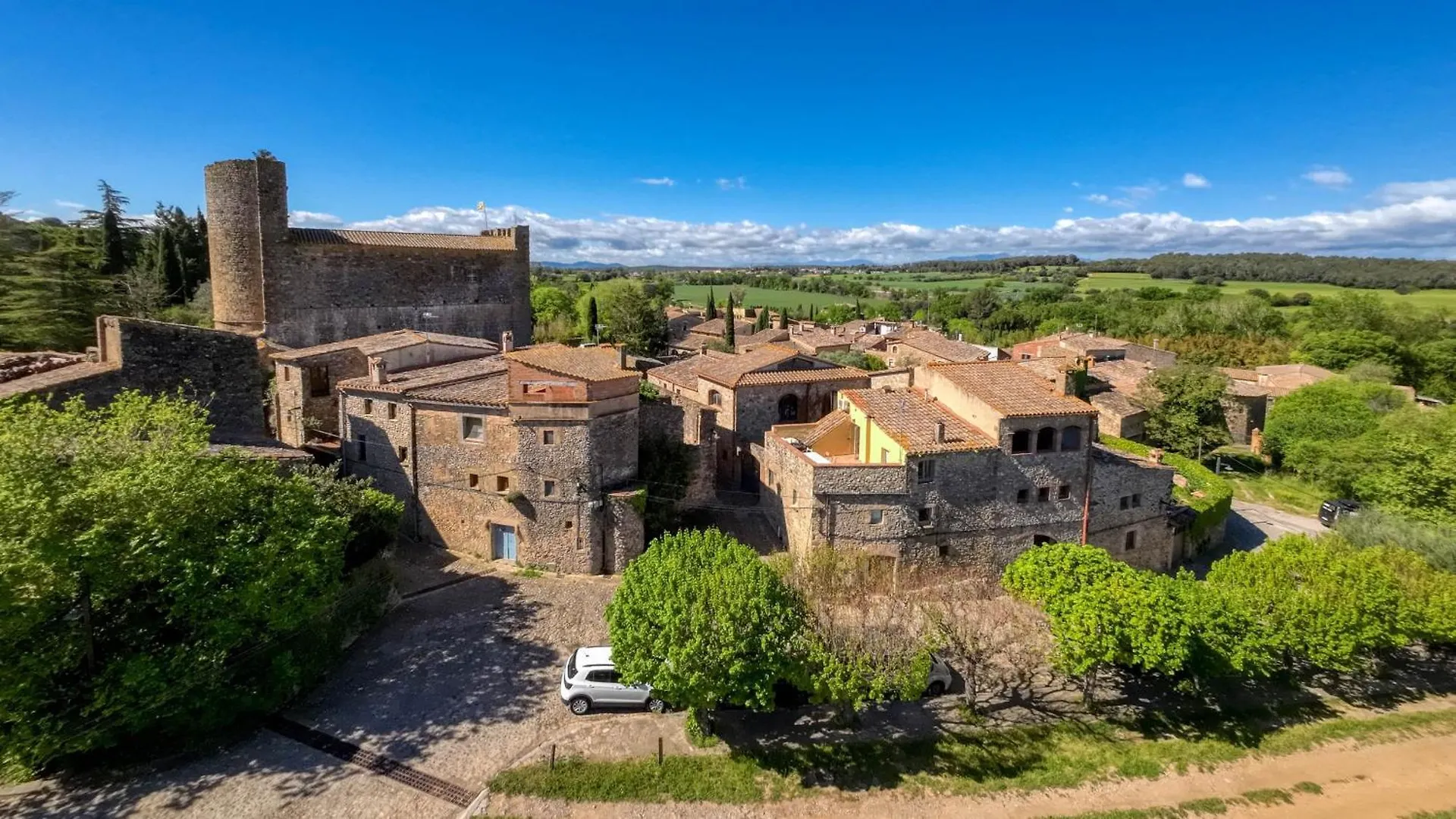 Holiday home Can Parralets Camallera