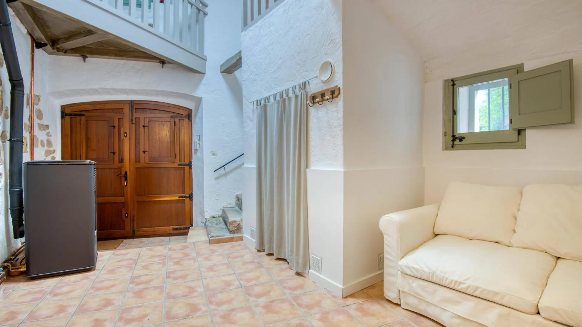 Holiday home Can Parralets Camallera