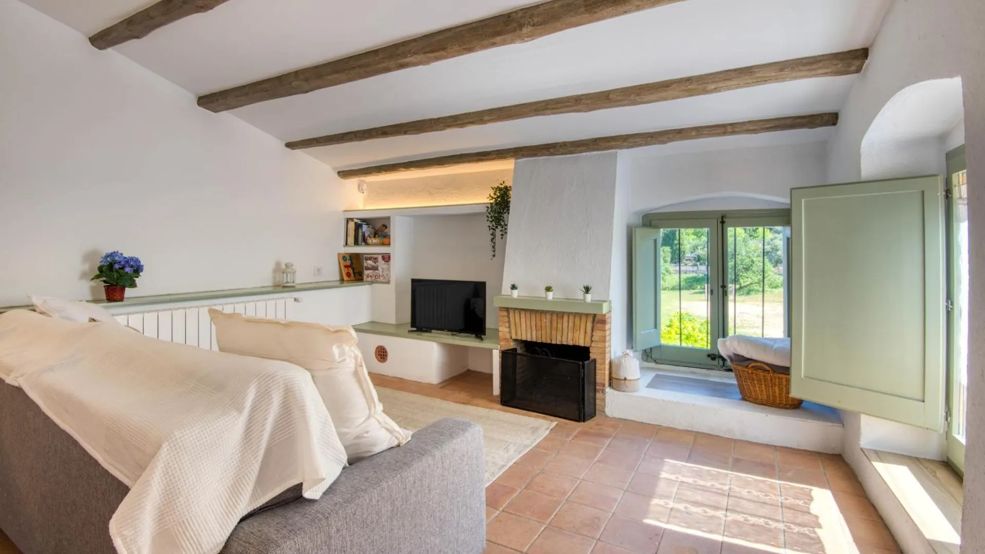 Holiday home Can Parralets Camallera