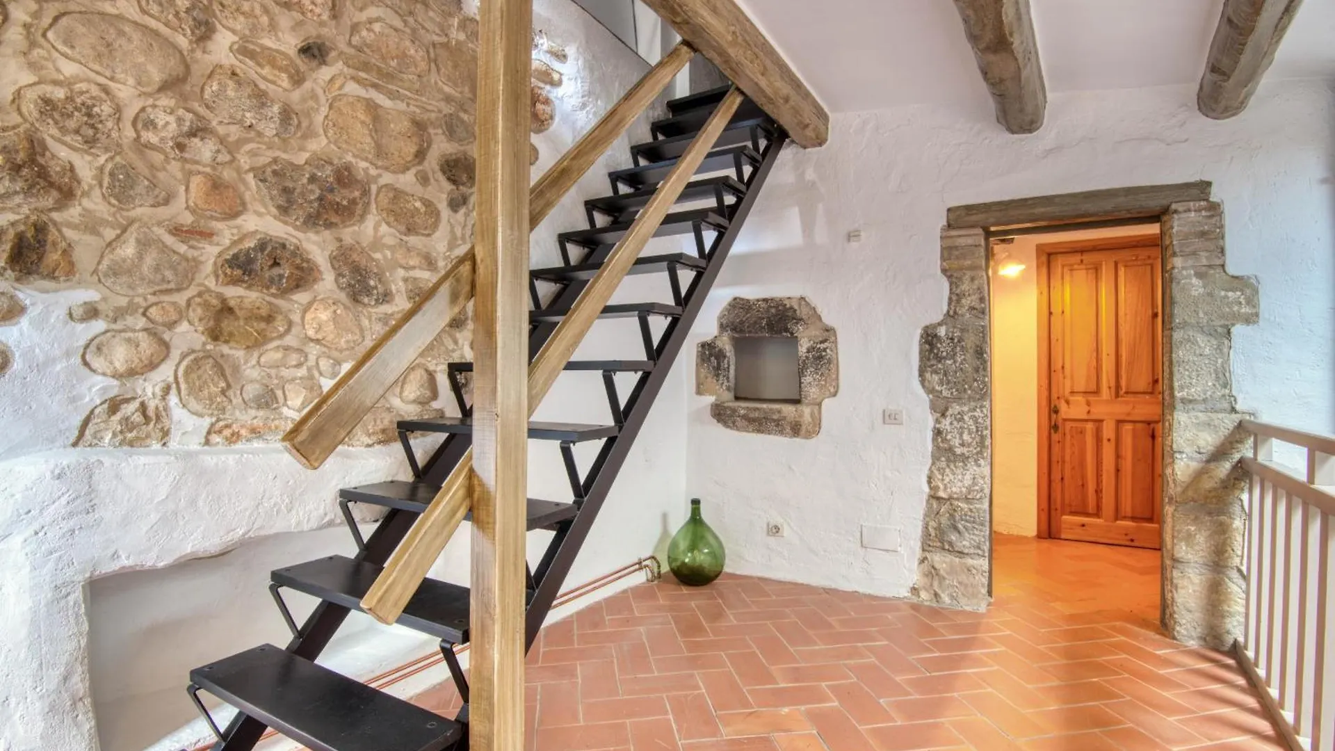 Holiday home Can Parralets Camallera